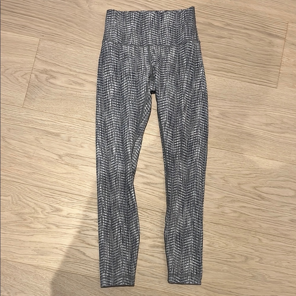 Lululemon Gray Patterned High-Waisted Leggings - image 1
